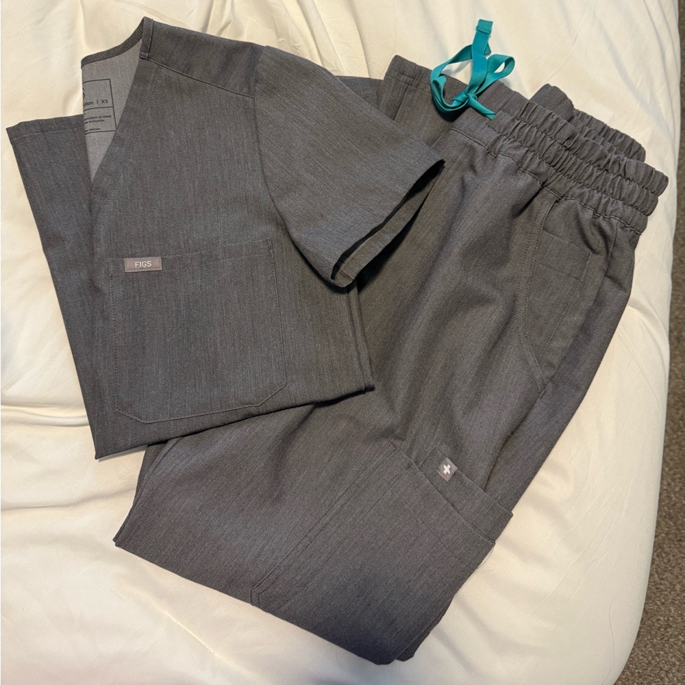 Figs Gray Scrub Set